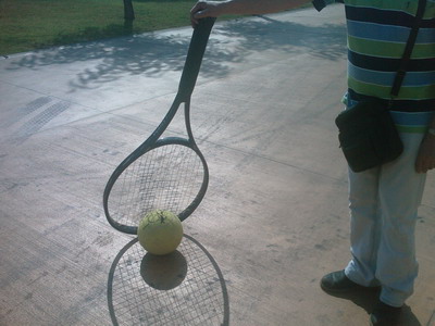 raqueta de tenis gegant