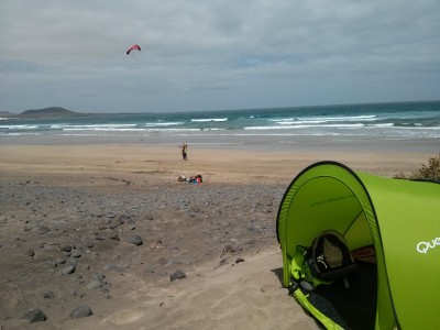 Playa de Famara - aprendiendo Kite Surfing