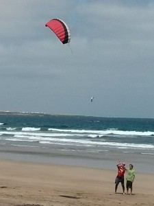 Playa de Famara - aprendiendo Kite Surfing