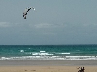 Playa de Famara - aprendiendo Kite Surfing